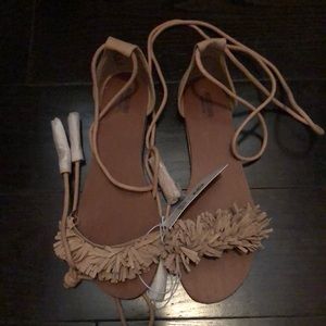 Mossimo lace up leg sandals size 6.5